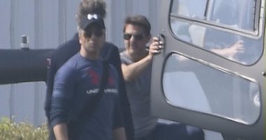 بالصور.. توم كروز يصور مشاهد Mission: Impossible 6 بطائرة هليكوبتر بباريس