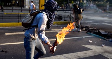 تظاهرة فى فنزويلا تتخللها اشتباكات بين الشرطة ومعارضين
