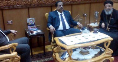 بالصور.. مدير أمن كفر الشيخ يتفقد تأمينات الكنائس ويعزى وكيل المطرانية