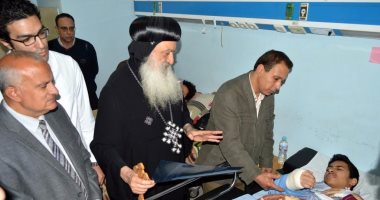 محافظ الغربية والأنبا بولا يطمئنان على مصابى تفجير طنطا بالمستشفيات