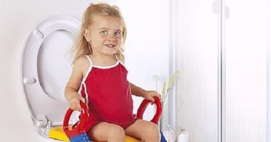للأمهات.. اعرفى أسباب إصابة طفلك بالإمساك وطرق علاجه