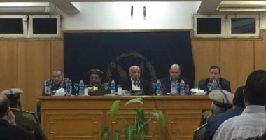 مدير أمن قنا يعقد اجتماعا بضباط المديرية.. ويشدد على تأمين الكنائس