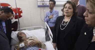 بالصور.. وفد برلمانى يزور عددا من مصابى التفجيرات بمعهد ناصر