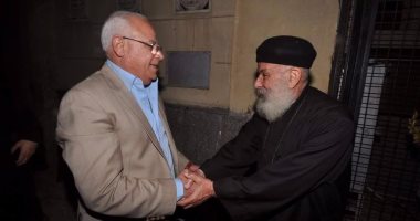 محافظ بورسعيد يتفقد عددا من الكنائس ويقدم واجب العزاء  