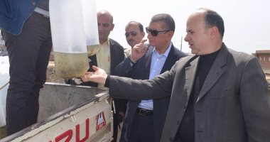 محافظ كفر الشيخ يضبط سيارة محملة بــ135 ألف وحدة زريعة