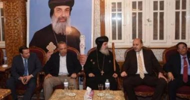 مدير أمن الشرقية يقدم واجب العزاء فى شهداء كنيستى طنطا والإسكندرية