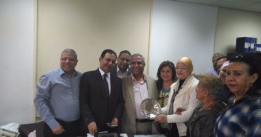 رئيس القناة الأولى يحتفل ببلوغه سن التقاعد بحضور مجدى لاشين