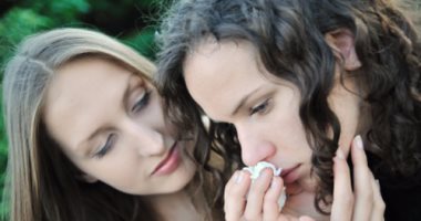 لو رايح تعزى..10 نصايح لمواساة أهل المتوفى