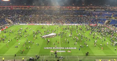 بالصور.. الشغب التركى يتواصل فى فرنسا ويؤجل انطلاق لقاء ليون وبشكتاش