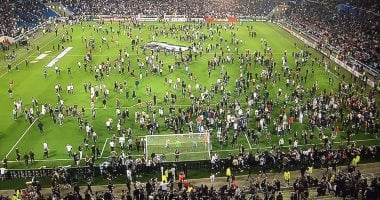 مباراة بشكتاش وليون مهددة بالنقل إلى ملعب محايد بعد أعمال الشغب