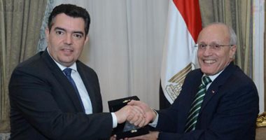 العصار يستقبل وزير الدفاع القبرصى لبحث التعاون فى مجالات الدفاع والأمن