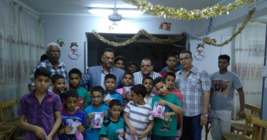 بالصور.."تضامن الأقصر" توزع "العيدية" على أيتام الجمعيات القبطية