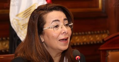 وزيرة التضامن توجه بتقديم سبل الرعاية لطفل المناديل الكفيف ومسن الإسكندرية 