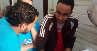 بالصور .. توفير سماعات أذن بقافلة طبية لـ100 حالة بالمنوفية