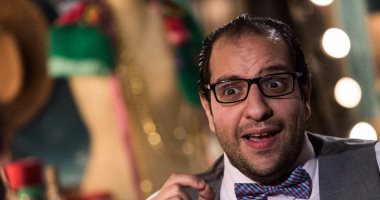 ربع مليون مشاهدة لمقطع "كائن فضائى يصلح سيارته بالحرفيين" فى"البلاتوه"