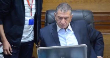 محافظ كفر الشيخ يطالب بالقصاص لشهداء الواحات ويقدم العزاء لأسرهم