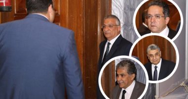 بالصور.. محلب ووزراء بحكومة شريف إسماعيل يصلون الكاتدرائية لحضور قداس العيد