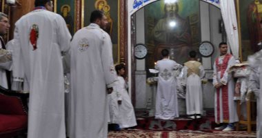 بالصور.. كنائس الأقصر تشهد قداس "عيد القيامة المجيد" بحضور جموع الأقباط