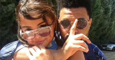 شاهد..سيلينا جوميز توثق حبها لصديقها ذا ويك اند فى "Coachella" بصورة
