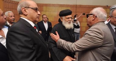 محافظ بورسعيد يهنئ الأقباط بعيد القيامة.. ويؤكد: لن ينال أحد من وحدتنا