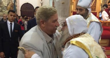 بالصور ..جولة لمحافظ الاسماعيلية للاطمئنان على الكنائس والتهنئة بعيد القيامة
