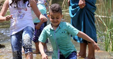 فسحة الكبار والأطفال.. حديقة الأزهر كاملة العدد فى أول أيام عيد الفطر المبارك.. الحديقة تستقبل الزائرين من التاسعة صباحا وتخصص 5 منافذ لبيع التذاكر.. البحيرة ومنطقة التليسكوب أبرز المعالم.. صور