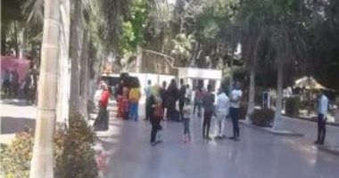 بالفيديو.. إقبال على برج القاهرة احتفالا بشم النسيم