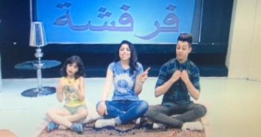 بالصور.. "خمسة فرفشة" من فيفى عبده لبرنامج تليفزيونى