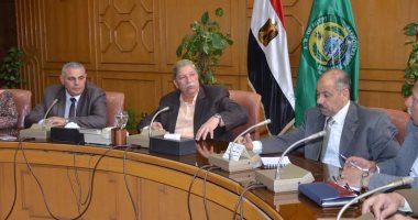 بالصور.. محافظ الإسماعيلية يستعرض مخطط مشروع التنمية الشاملة