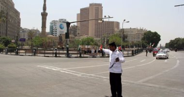 خدمات مرورية بمحيط أعمال تجديد خط صرف صحى بشارعى القلعة والرفاعى