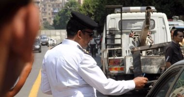 رفع 12 سيارة ودراجة بخارية متروكة فى حملات مرورية بالجيزة