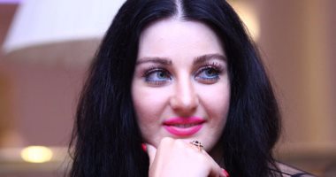 لأول مرة صافيناز تخرج من عباءة السبكى بـ"بيكينى"