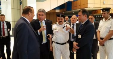 وزير الطيران المدنى يتفقد مطار شرم الشيخ الدولى