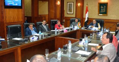 محافظ سوهاج يقرر تشكيل لجنة لعلاج أمراض السرطان باحدى المستشفيات الحكومية