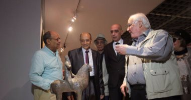 بالصور.. خالد سرور يفتتح معرض سيد عبد الرسول بقاعة أفق