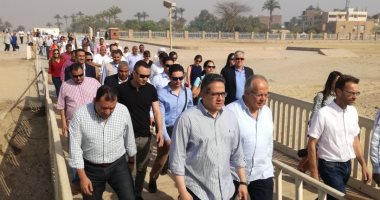 "معلومات الوزراء" ينشر فيديو افتتاح وزير الآثار لمقبرة جديدة بوادى الملوك