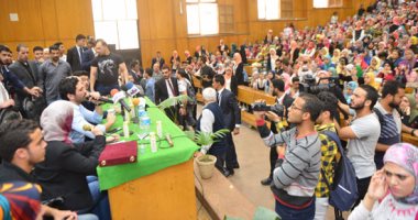 بالصور.. استقبال حافل للفنان حسن الرداد بـ"تجارة عين شمس"