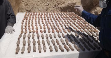 بالصور.. اكتشاف 1000 تمثال صغير بمقبرة أوسر حات فى الأقصر