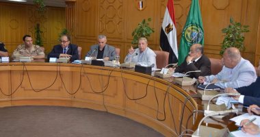 محافظ الإسماعيلية يؤكد على إستمرار رفع درجة الإستعداد بالمديريات والقطاعات الخدمية