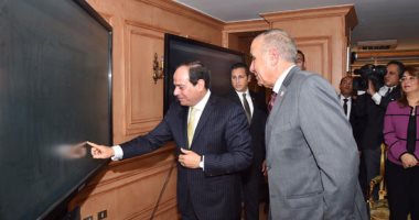 بالفيديو..رئيس التعبئة والإحصاء لـ"خالد صلاح" :الرئيس السيسى أدلى ببيانات أسرته