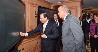 تعرف على رسائل "السيسى" للمصريين خلال زيارة " الجهاز المركزى للإحصاء"