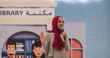 بالصور.. حنان ترك تحلق مع الأطفال بـ الشارقة القرائى 