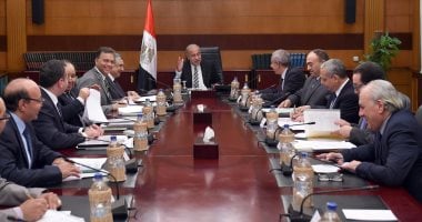 رئيس الوزراء يعلن : بدء مراجعة إجراءات إغراق الحديد وحل مشكلة الخردة بالموانئ..وثبات أسعار الطاقة المطبقة لمصانع الحديد والصلب .. ومد فترة تقديم طلبات توفيق الأوضاع البيئية لمكامير الفحم حتي ٨ يونيو