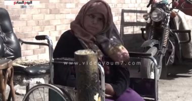 بالفيديو.. "منة" طفلة تسكن المقابر: نفسى أروح المدرسة وعينى ورجلى بيوجعونى