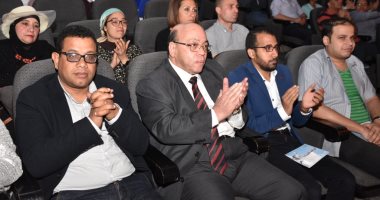 وزير الثقافة السابق ومخرجون وشخصيات عامة فى ''قواعد العشق الـ40''