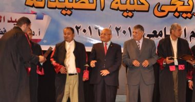 رئيس جامعة المنيا يشهد حفل تخرج دفعة 2016 لكلية الصيدلة
