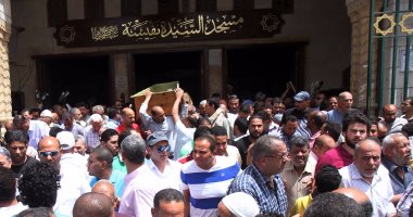 نجوم الفن يشاركون فى تشييع جثمان والدة المخرجين شريف وعمرو عرفة