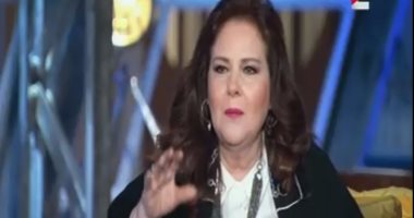 دلال عبدالعزيز: سمير كان بيجبلى فُل 4سنين وأول ما أتجوزنا زعق لبتاع الورد