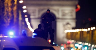 الشرطة الفرنسية ترجح تعمد حادث الشانزليزيه