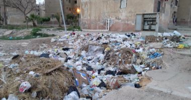 بالصور.. أحد أهالى المجاورة الثانية بـ6 أكتوبر يشكوا من انتشار القمامة